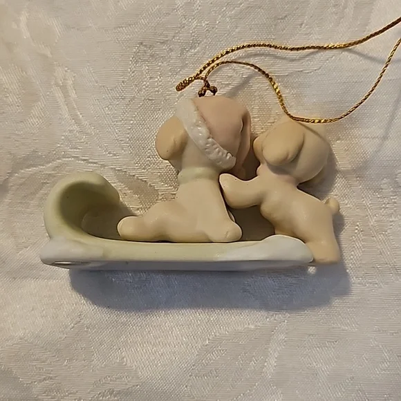 Precious Moments PUPPIES ON A SLED Porcelain Christmas Ornament 1997 #272892 - Picture 2 of 5